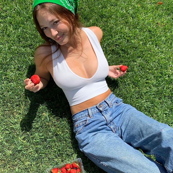 Out From Under Hailey Seamless Plunging Bra Top - Picture 3 of 6